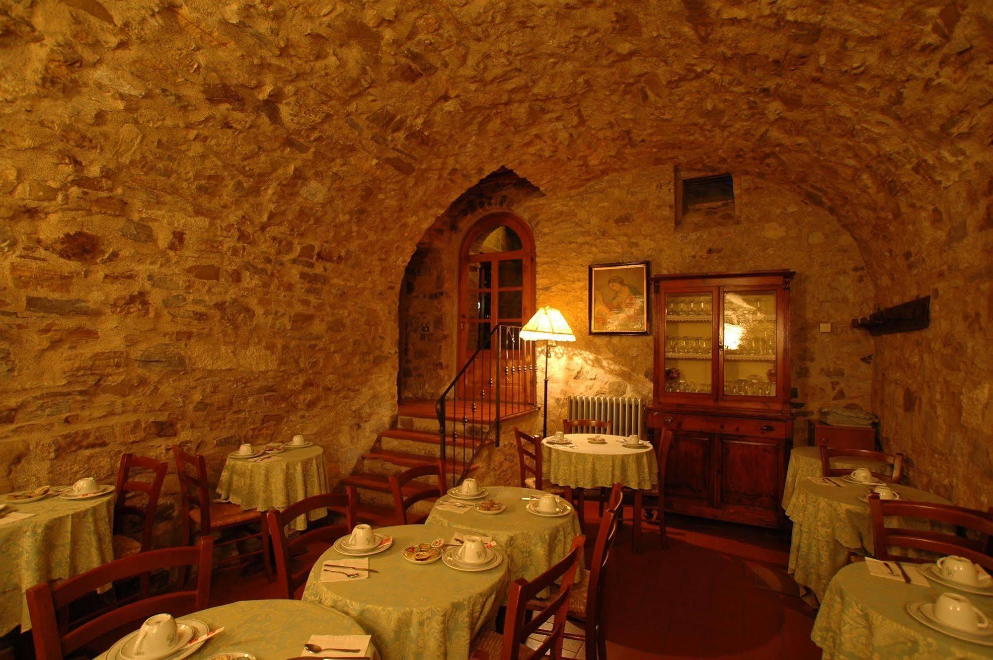 Albergo Il Colombaio Кастелина ин Шианти Экстерьер фото